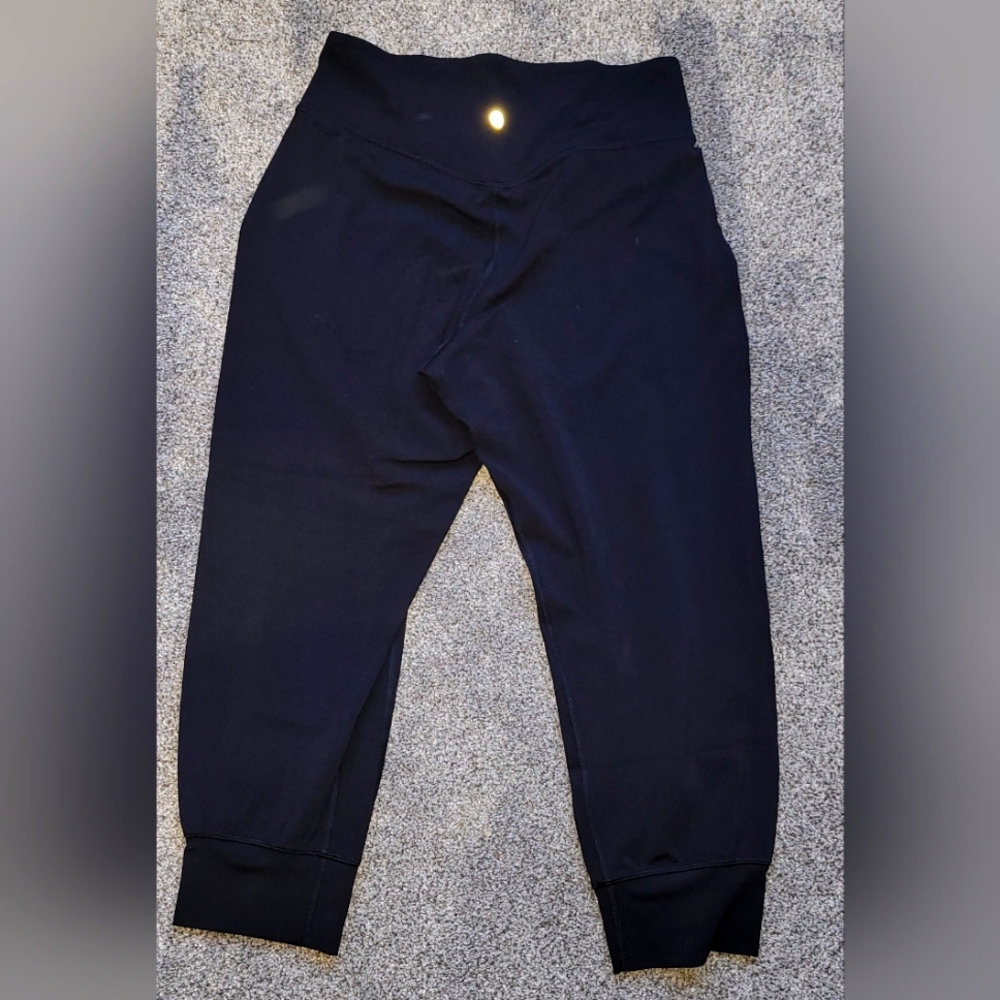 Align jogger crops